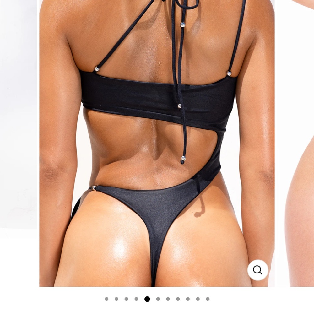 BNWT LIPS + HONEY Nomi One Piece